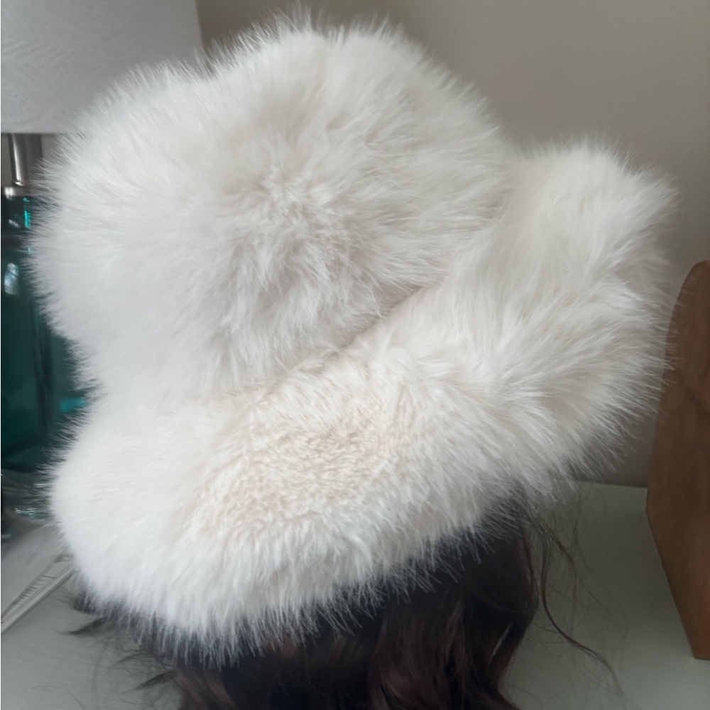 Luxury White Faux Fur Russian Hat - Women’s Winter Accessory - Picture 2 of 3
